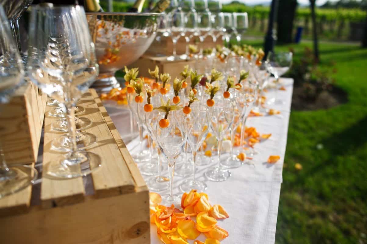 Wedding Wine - Ask Inspiring Wines about pop-up bars for your outdoor event
